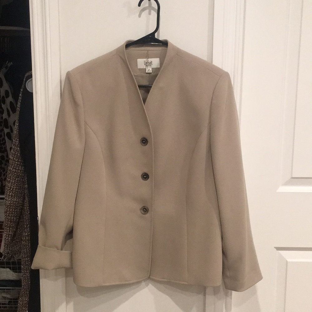 Beige elegant jacket